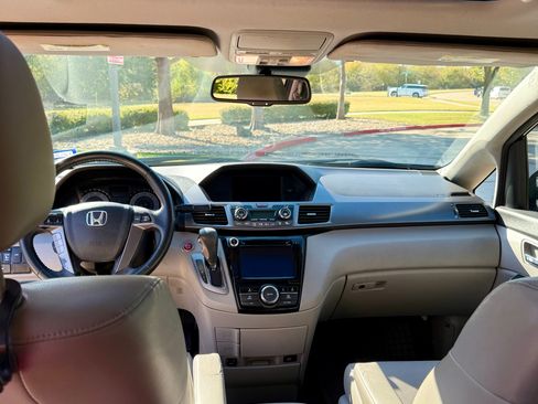 Used 2014 Honda Odyssey EX-L image 16