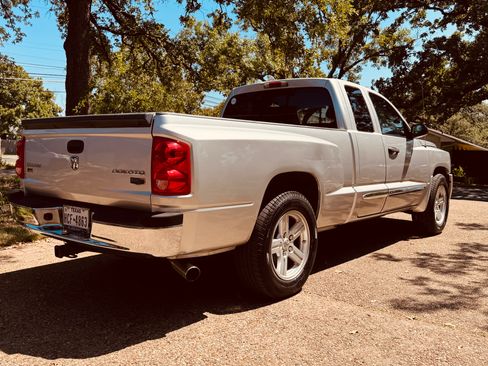 Used 2009 Dodge Dakota Laramie RWD image 5