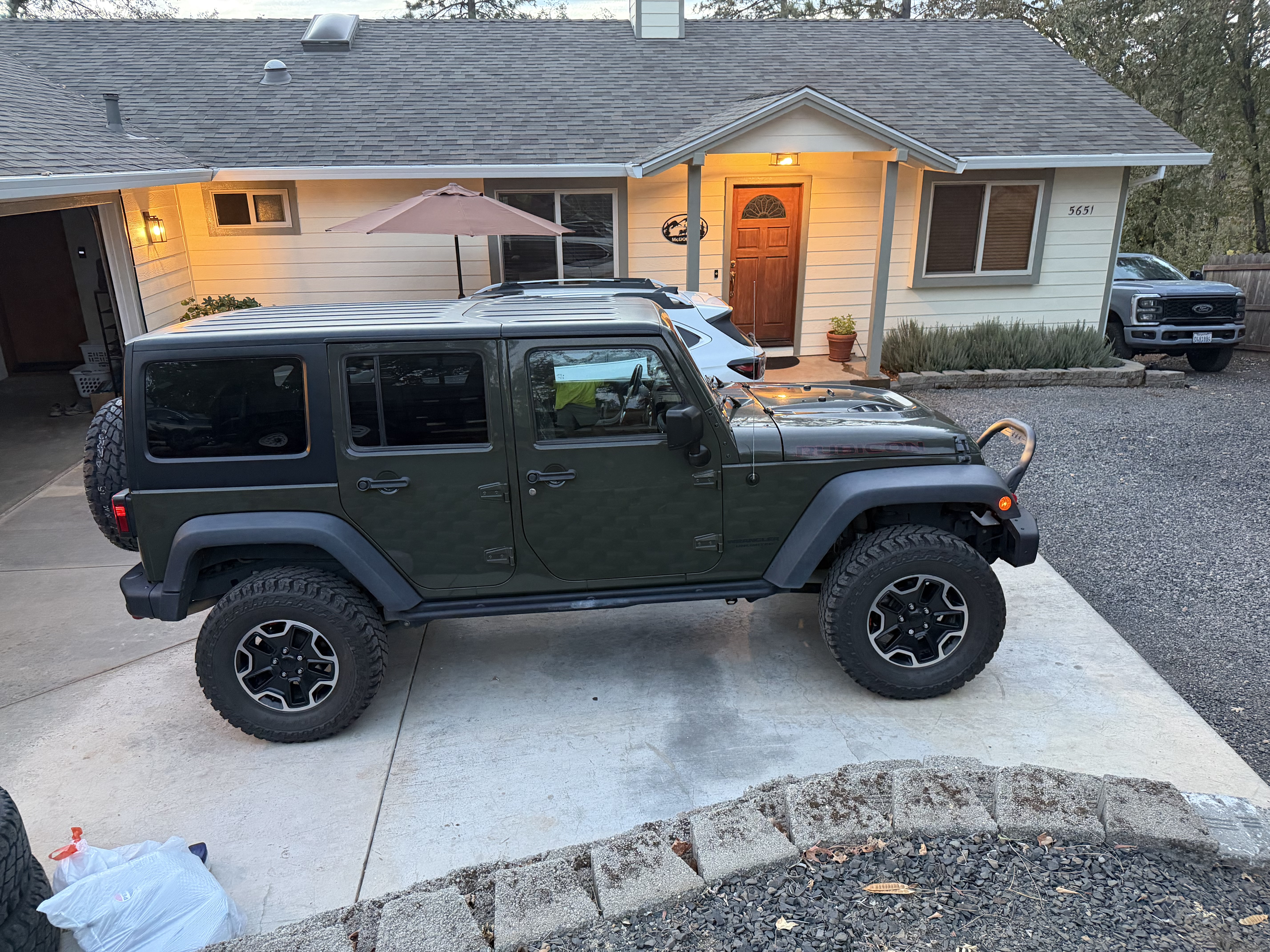 Used 2015 Jeep Wrangler Unlimited Rubicon AWD/4WD image 8