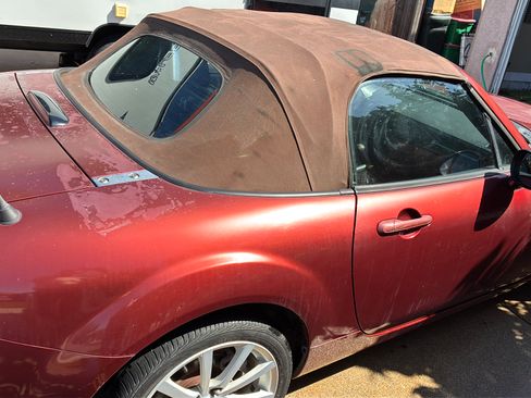 Used 2006 MAZDA MX-5 Miata Grand Touring w/ Premium Pkg RWD image 1