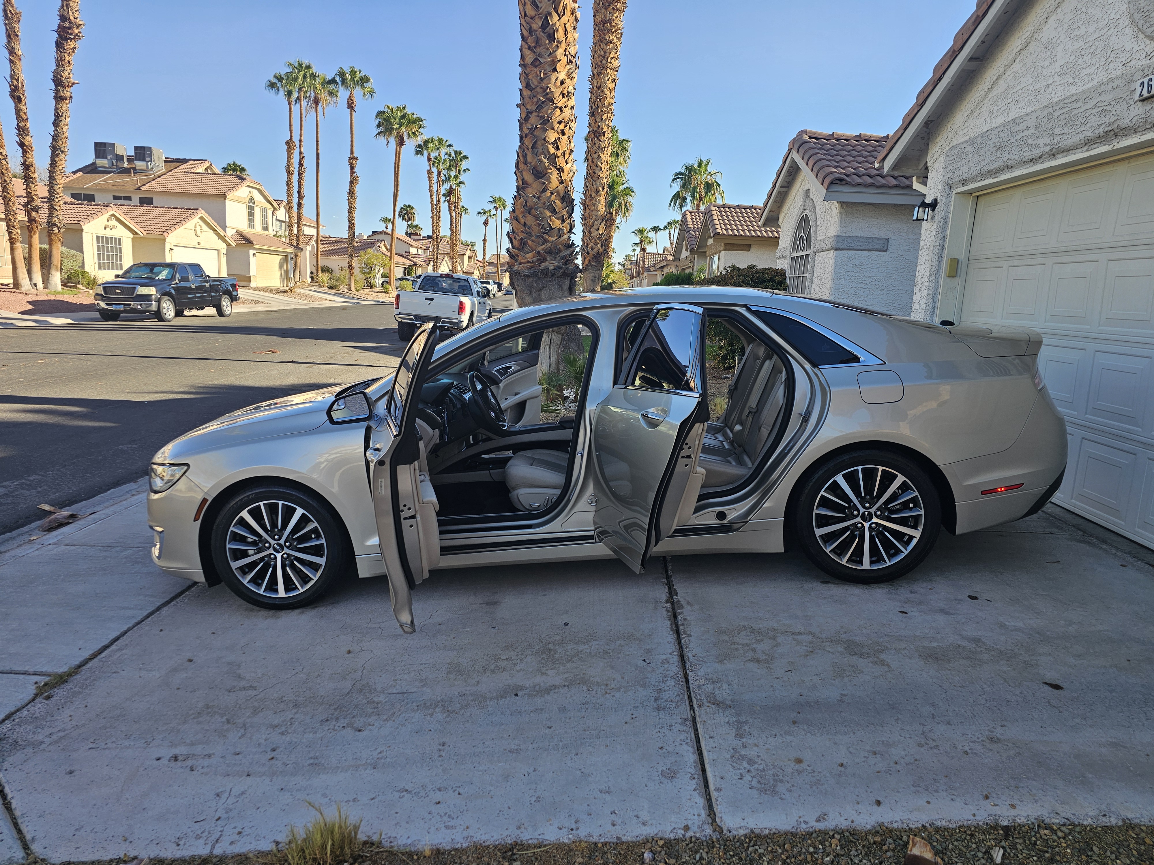 Used 2017 Lincoln MKZ Premiere FWD image 6