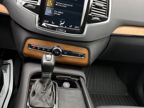 Used 2021 Volvo XC90 T6 Momentum AWD/4WD image 10