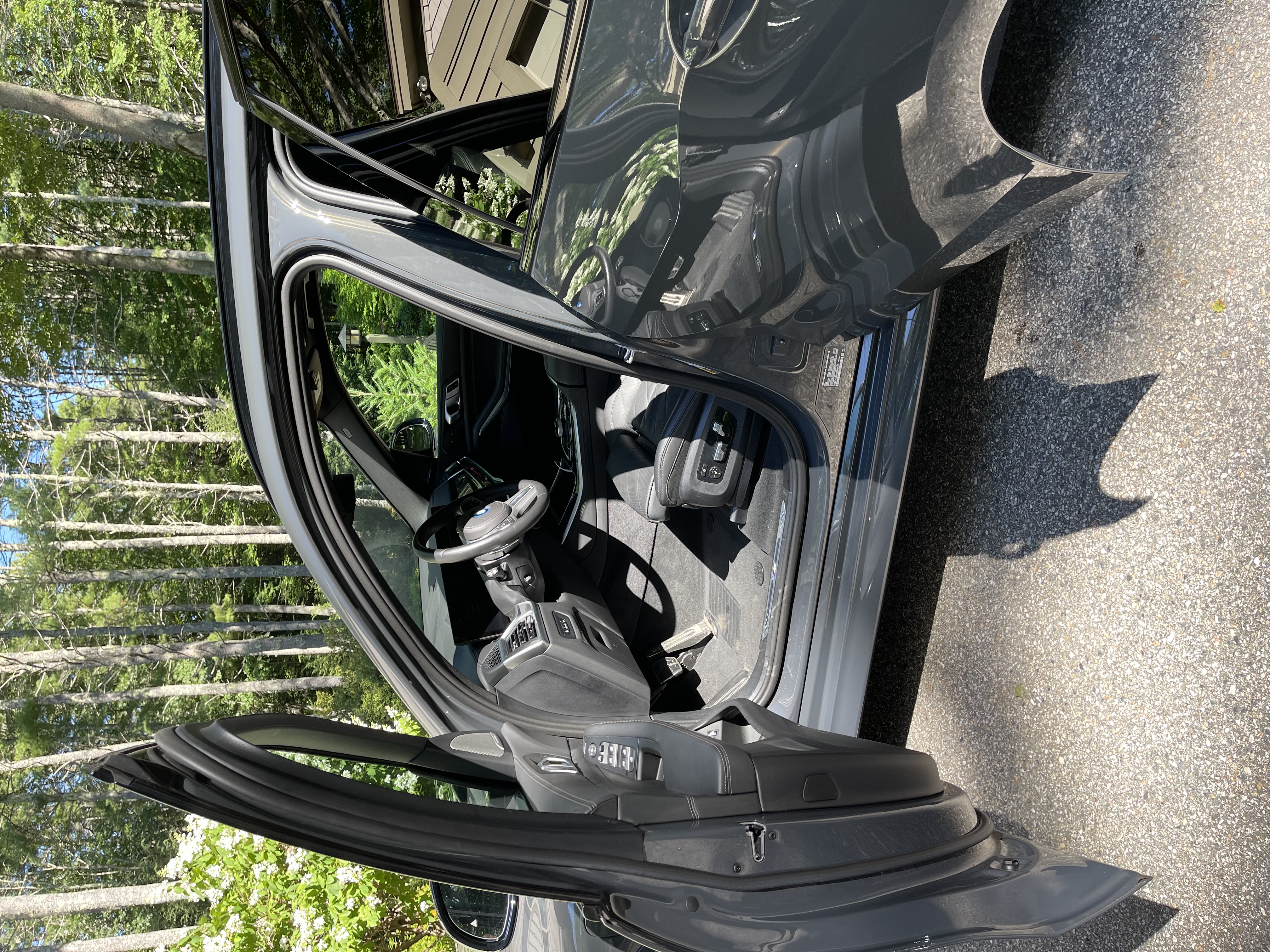 Used 2025 BMW X5 xDrive50e w/ Executive Package AWD/4WD image 4