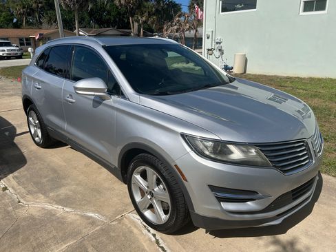Used 2017 Lincoln MKC Premiere FWD image 4