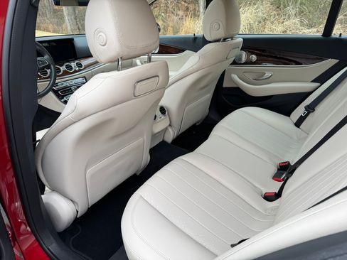 Used 2018 Mercedes-Benz E 300 image 22