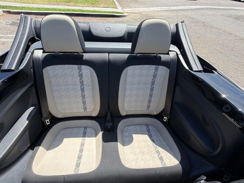 Used 2018 Volkswagen Beetle 2.0T Coast FWD image 13
