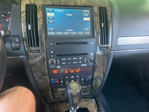 Used 2006 Cadillac STS V image 24