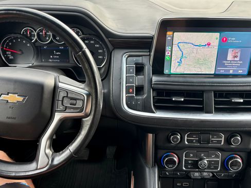 Used 2021 Chevrolet Suburban LT image 8