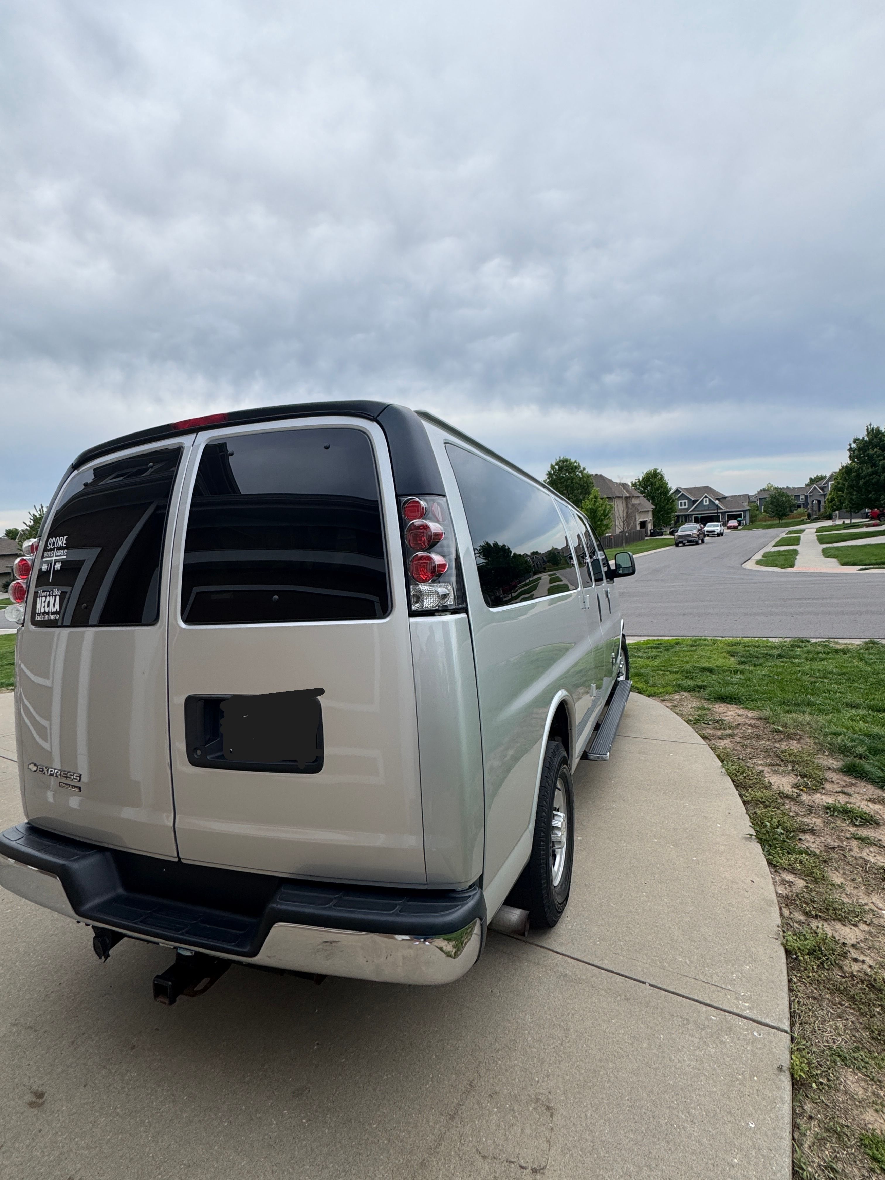 Used 2012 Chevrolet Express 3500 LT w/ LT Preferred Equipment Group RWD image 5