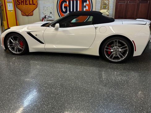 Used 2015 Chevrolet Corvette Stingray Convertible w/ 3LT Preferred Equipment Group RWD image 1