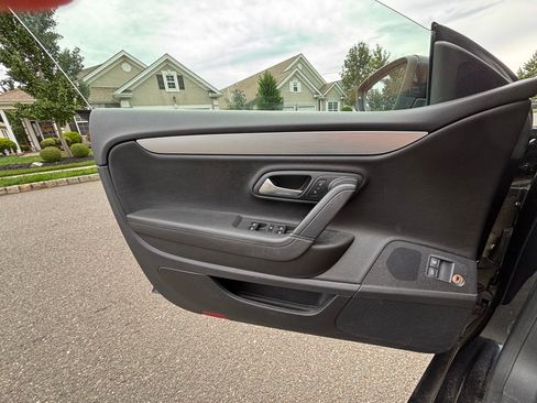 Used 2013 Volkswagen CC Sport Plus image 8