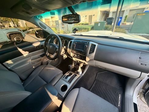 Used 2013 Toyota Tacoma PreRunner w/ TRD Sport Pkg RWD image 12