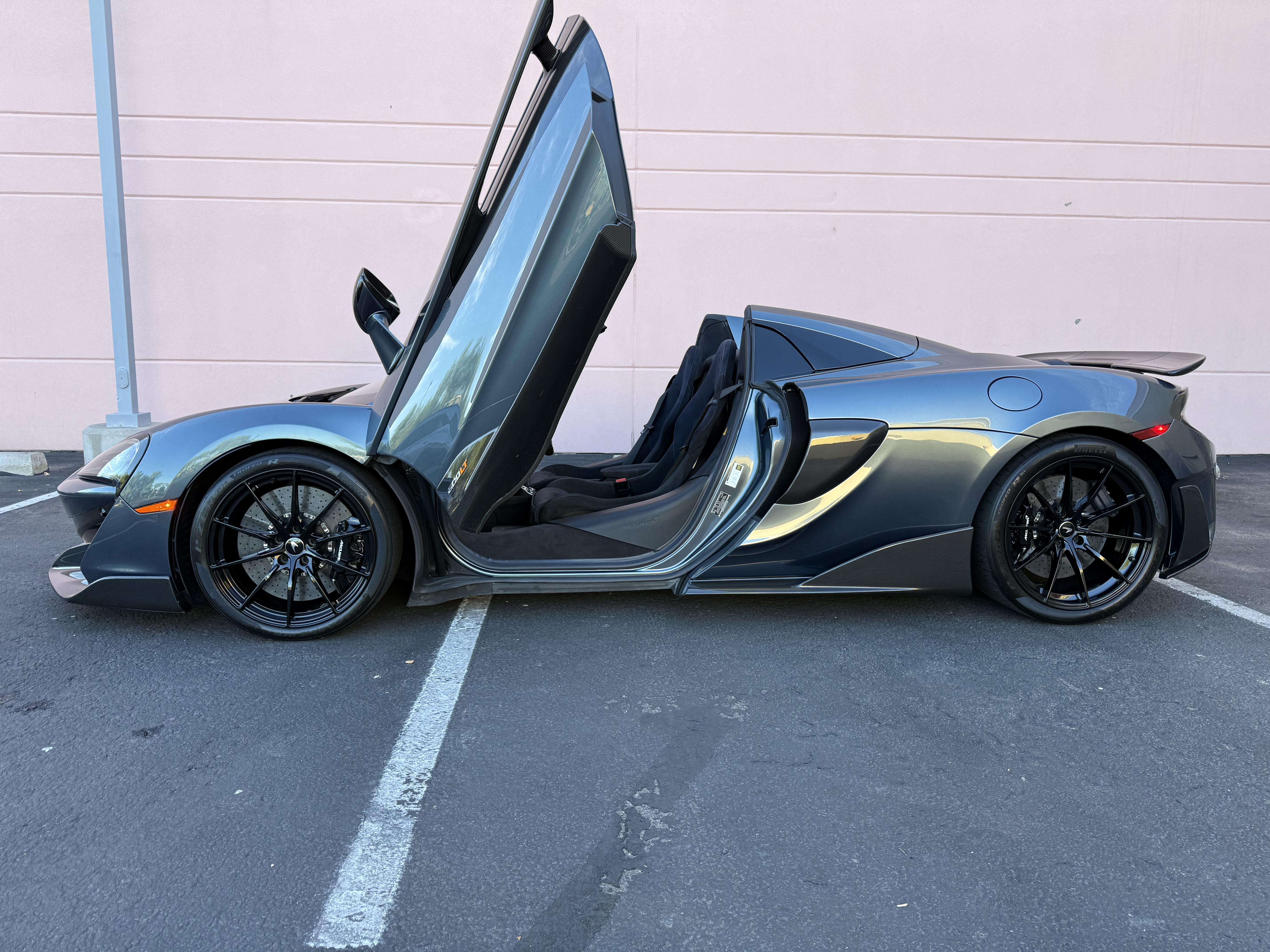 Used 2020 McLaren 600LT Spider RWD image 25
