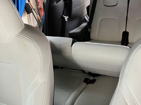 Used 2024 Tesla Model Y Long Range image 8