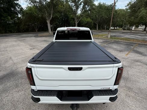 Used 2025 GMC Sierra 2500 AT4 w/ AT4 Premium Plus Package AWD/4WD image 6