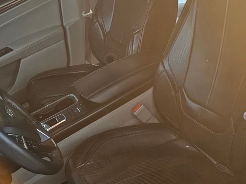 Used 2018 Ford Fusion SE w/ Equipment Group 602A image 15