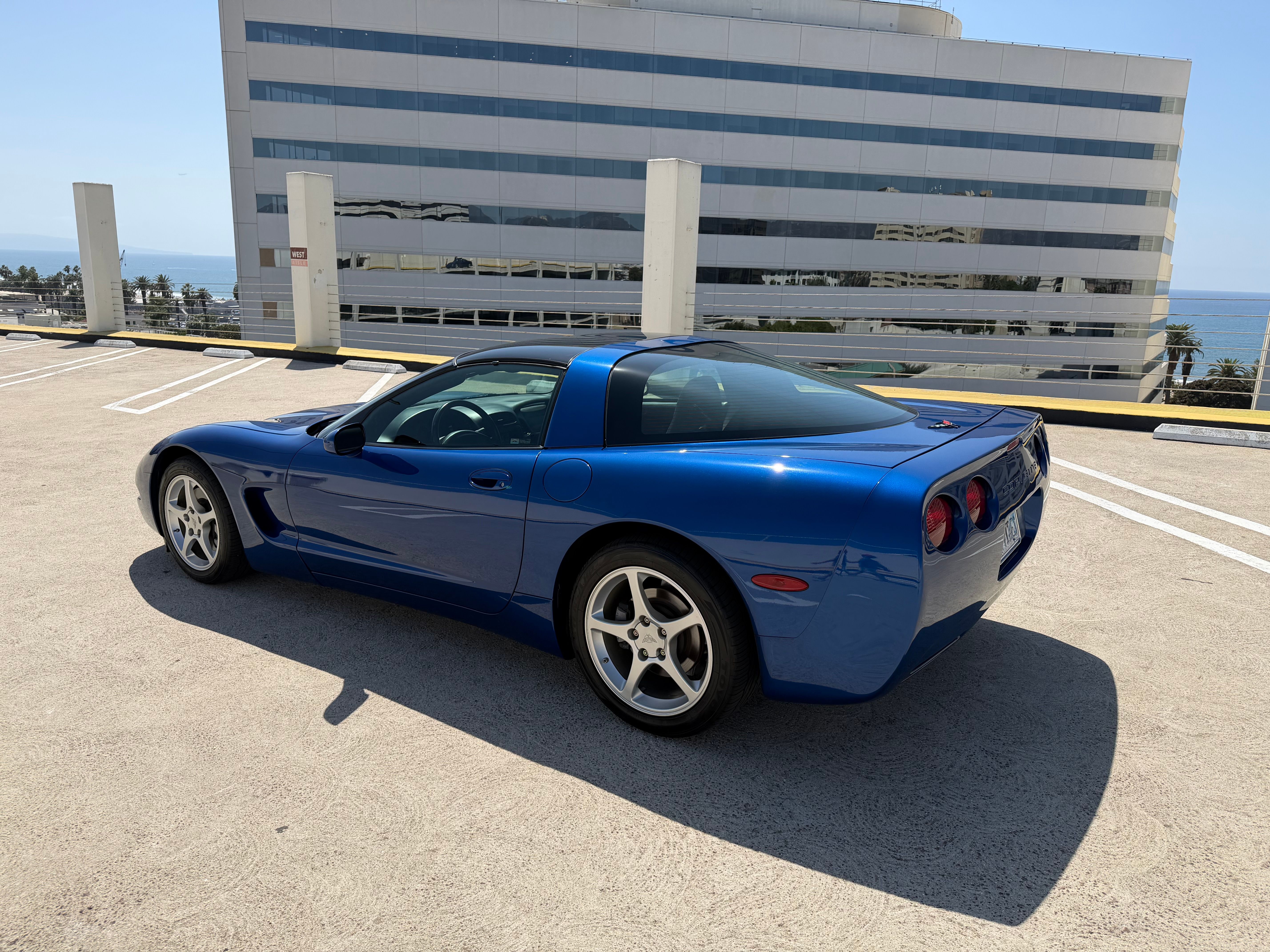 Used 2002 Chevrolet Corvette Coupe w/ Preferred Equipment Group2 RWD image 21