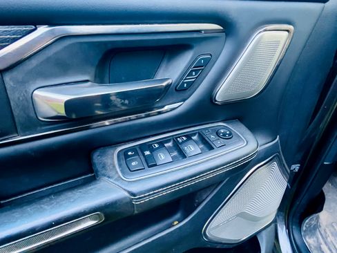 Used 2019 RAM 1500 Limited image 9