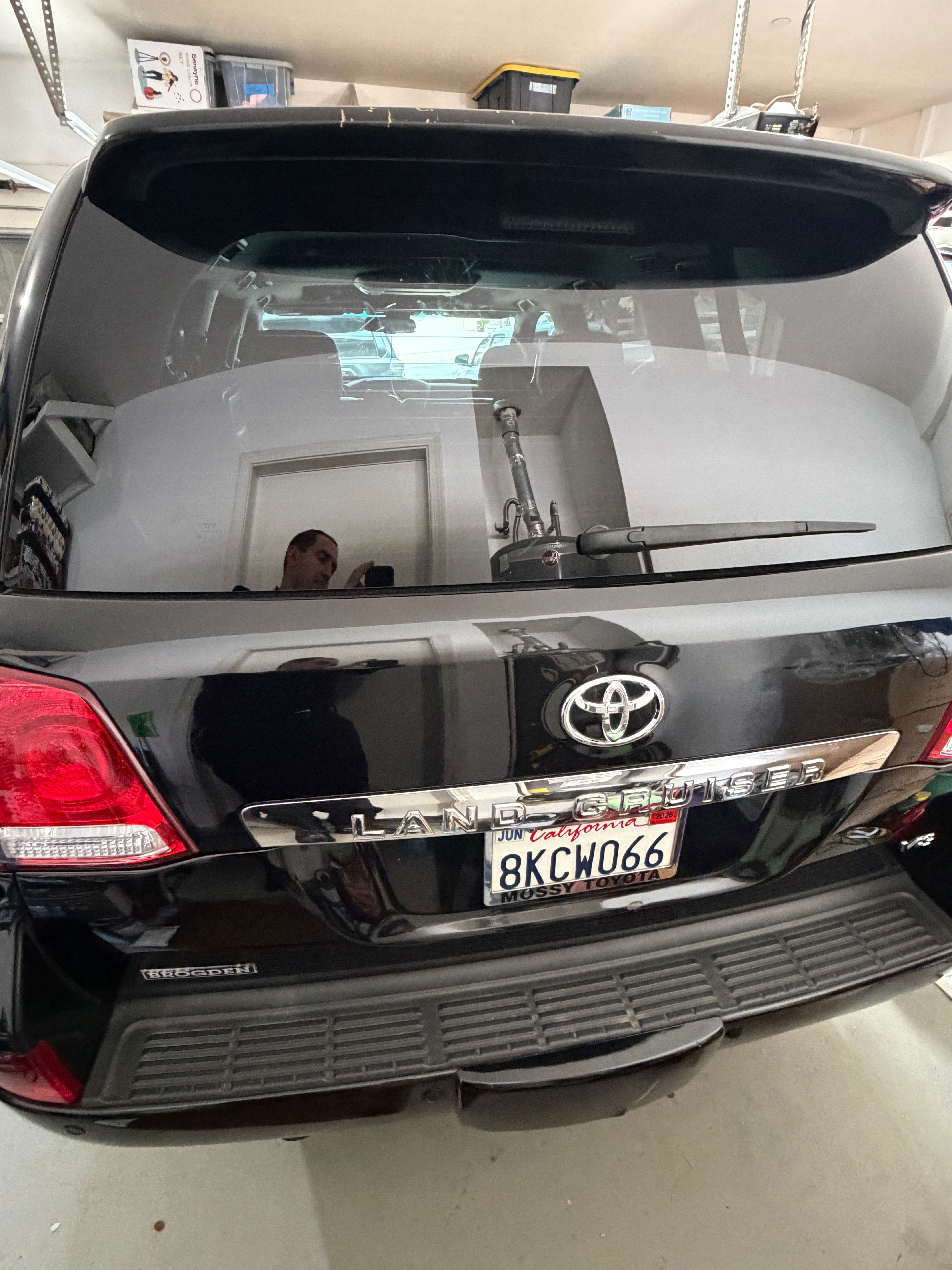 Used 2011 Toyota Land Cruiser w/ Upgrade Pkg AWD/4WD image 2