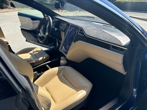 Used 2015 Tesla Model S 90D image 13