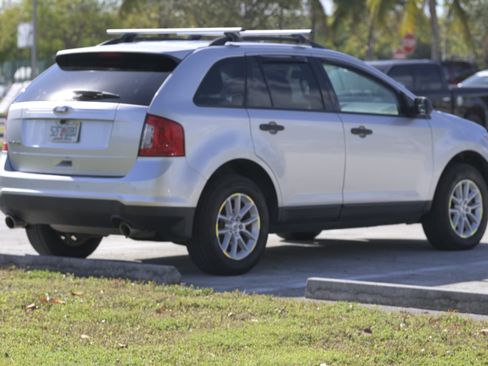 Used 2014 Ford Edge SE w/ Equipment Group 101A image 4