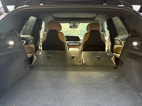 Used 2024 Cadillac Lyriq Luxury w/ Nappa Leather Package AWD/4WD image 6
