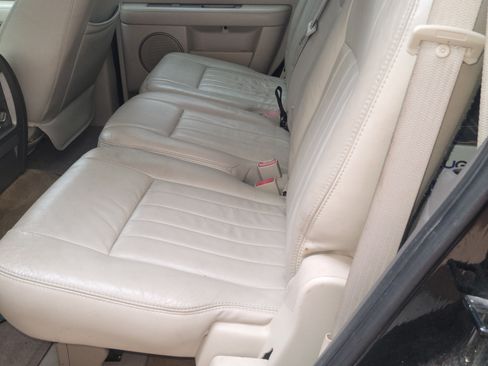 Used 2004 Lincoln Navigator 2WD image 10