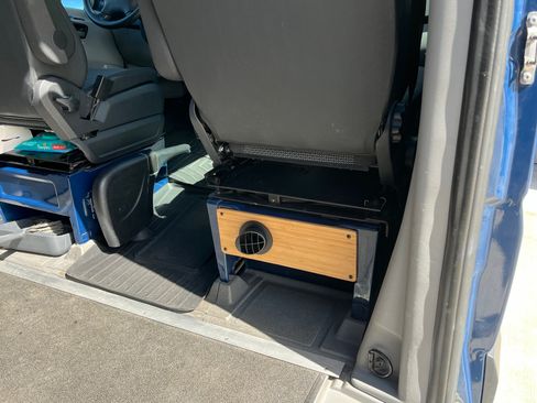 Used 2011 Mercedes-Benz Sprinter 2500 image 11