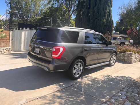 Used 2019 Ford Expedition XLT w/ Equipment Group 202A RWD image 6