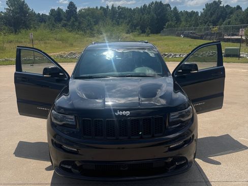 Used 2015 Jeep Grand Cherokee SRT image 1
