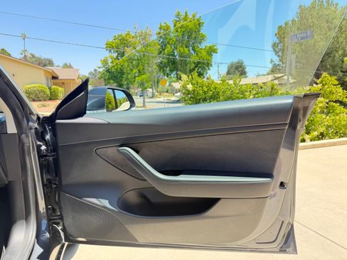 Used 2020 Tesla Model 3 Standard Range Plus RWD image 15