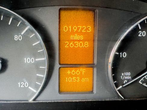 Used 2016 Mercedes-Benz Sprinter 2500 image 17