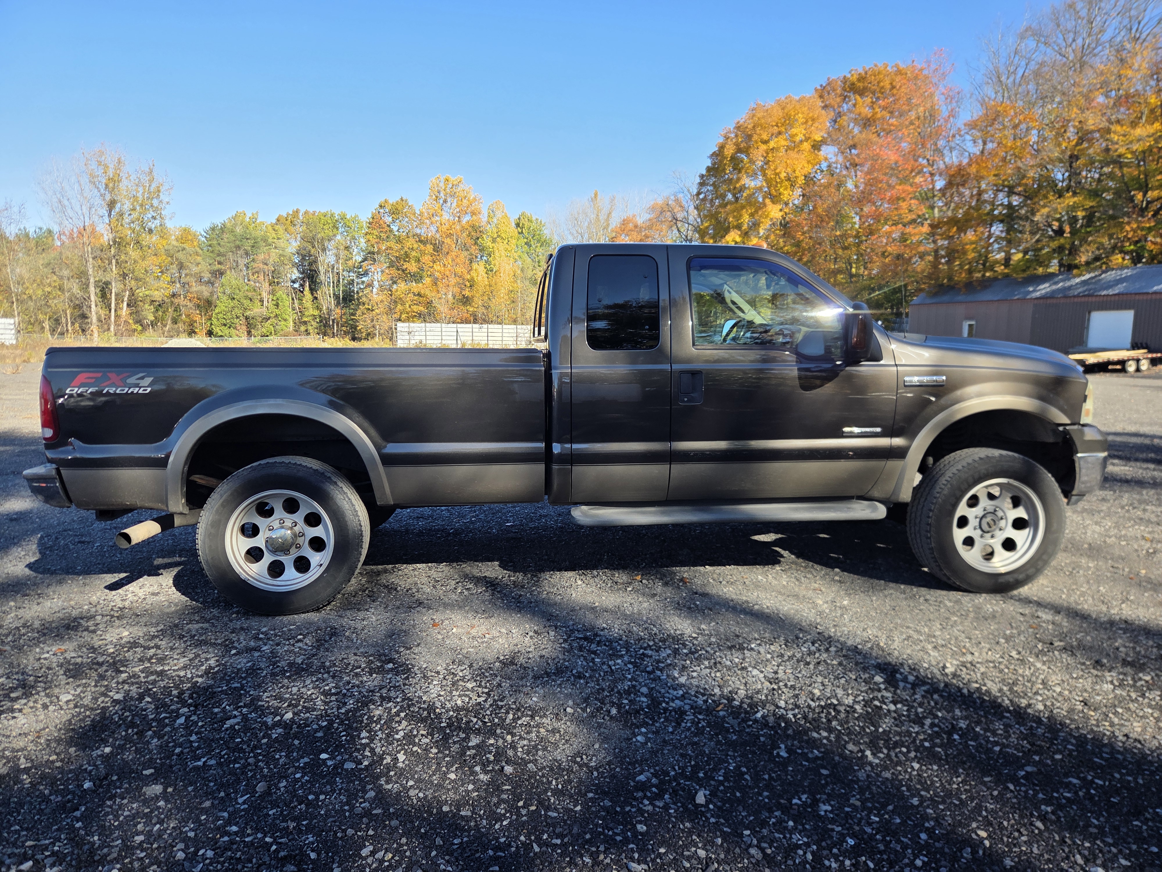 Used 2005 Ford F250 Lariat AWD/4WD image 2