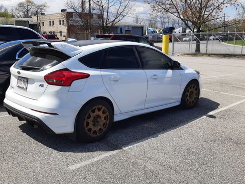 Used 2016 Ford Focus RS image 25