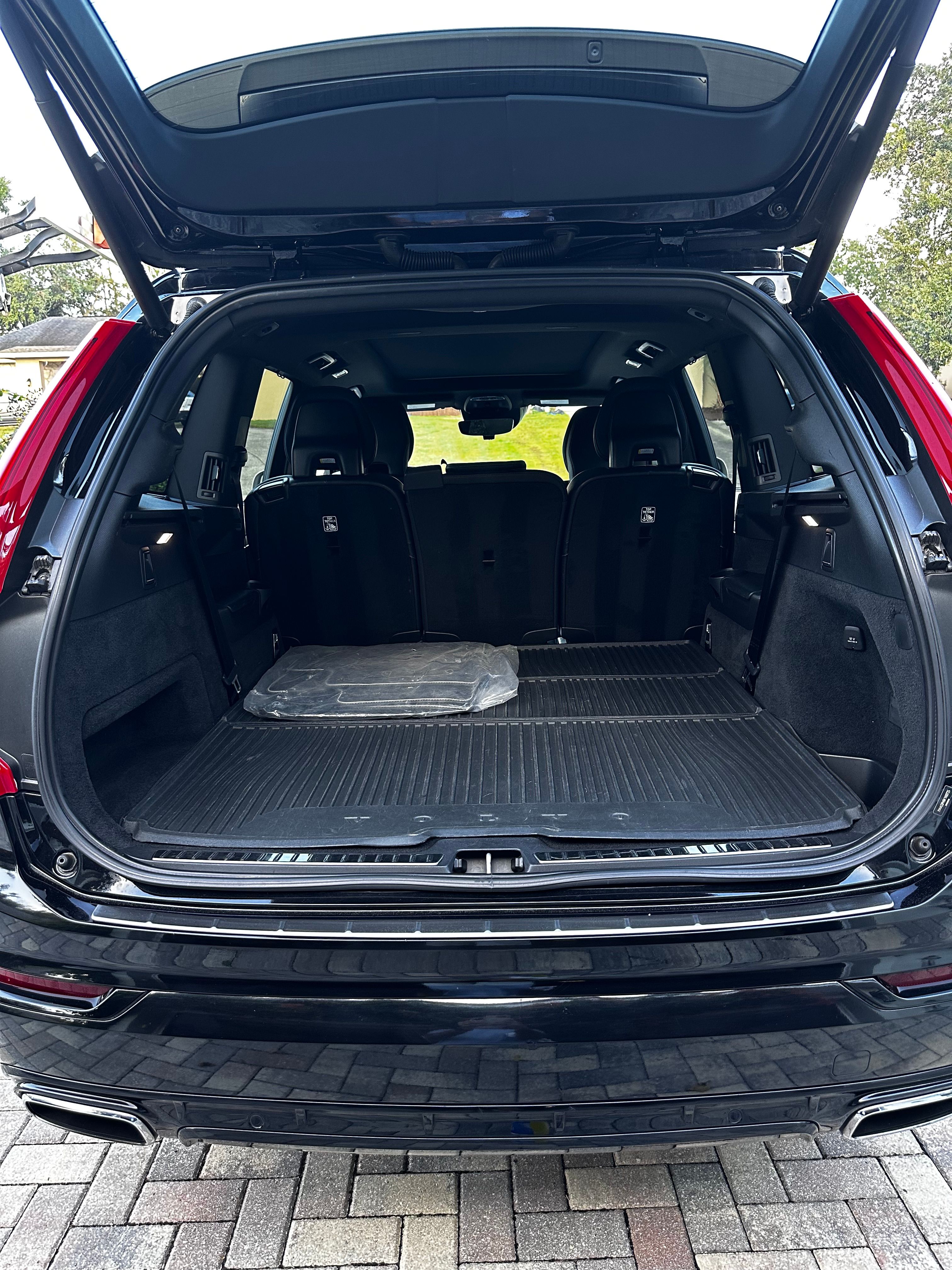 Used 2019 Volvo XC90 T6 R-Design w/ Protection Package Premier AWD/4WD image 23