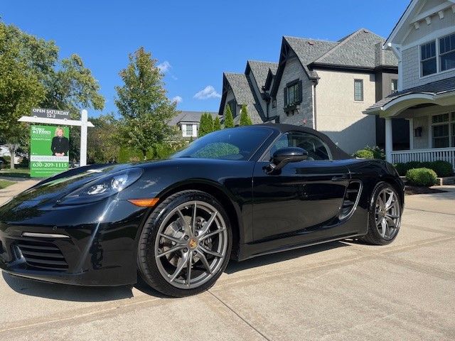 Used 2018 Porsche 718 Boxster RWD image 9