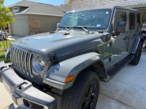 Used 2021 Jeep Wrangler Unlimited Sahara image 5