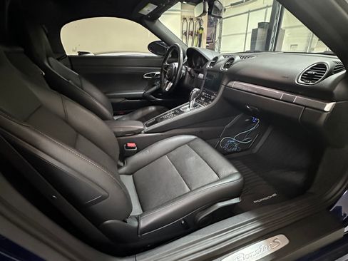 Used 2021 Porsche 718 Boxster S RWD image 15
