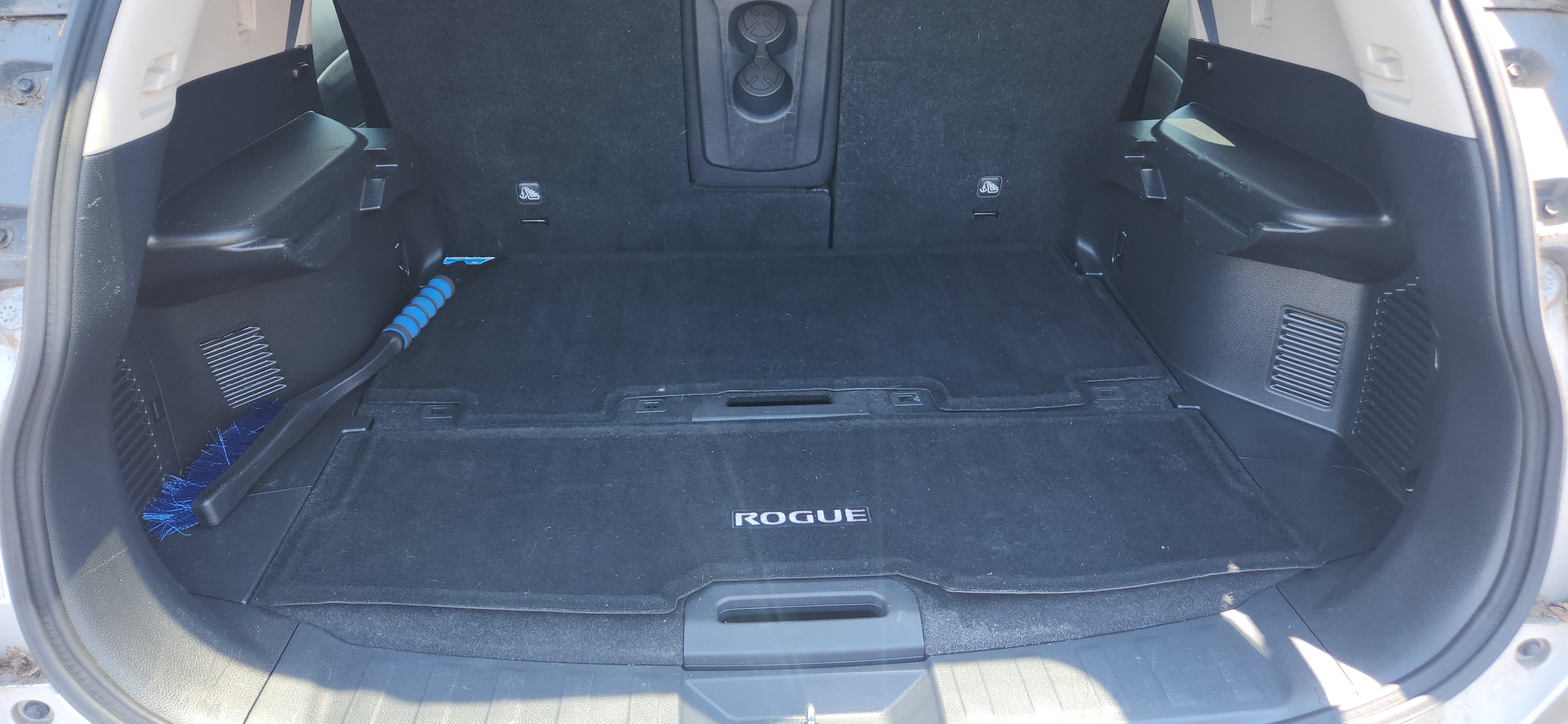 Used 2015 Nissan Rogue SV AWD/4WD image 16