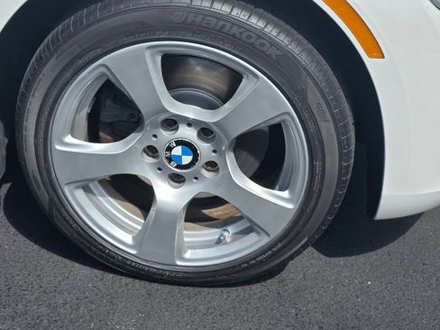 Used 2010 BMW 328i Convertible RWD image 14