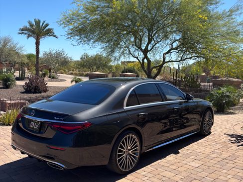 Used 2021 Mercedes-Benz S 580 S 580 4MATIC Sedan 4D w/ AMG Line image 4