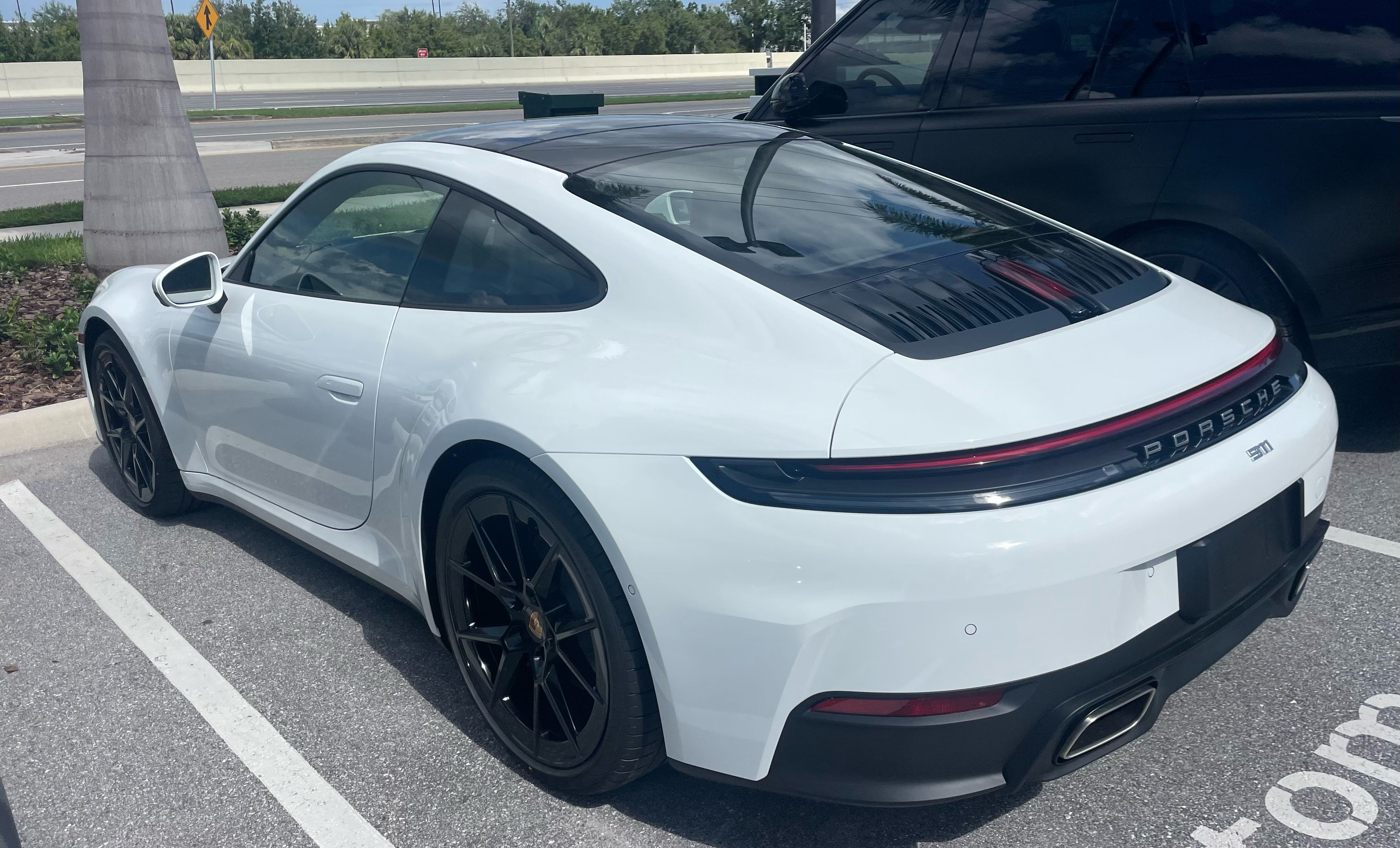 Used 2025 Porsche 911 Carrera RWD image 6