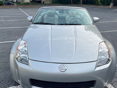 Used 2005 Nissan 350Z Touring RWD image 6