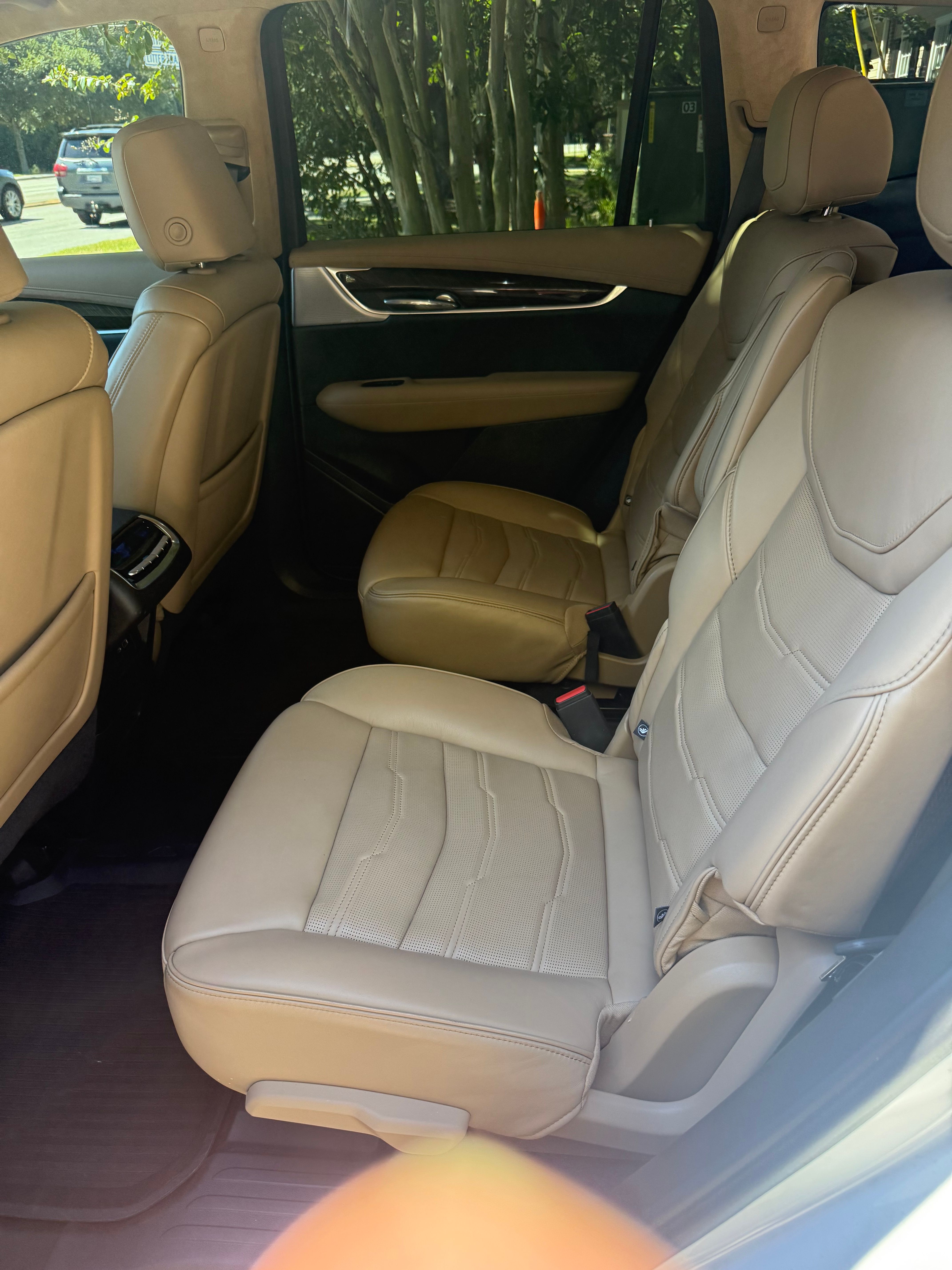Used 2023 Cadillac XT6 Sport w/ Platinum Package AWD/4WD image 10