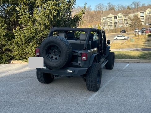 Used 2008 Jeep Wrangler Unlimited Sahara w/ Dual Top Group image 2