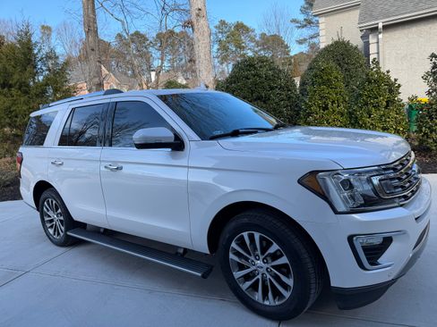 Used 2018 Ford Expedition Limited w/ Equipment Group 301A image 5