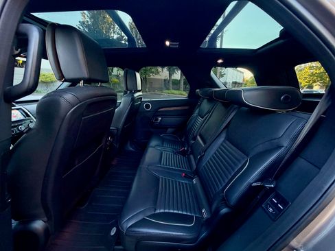 Used 2017 Land Rover Discovery HSE Luxury AWD/4WD image 18