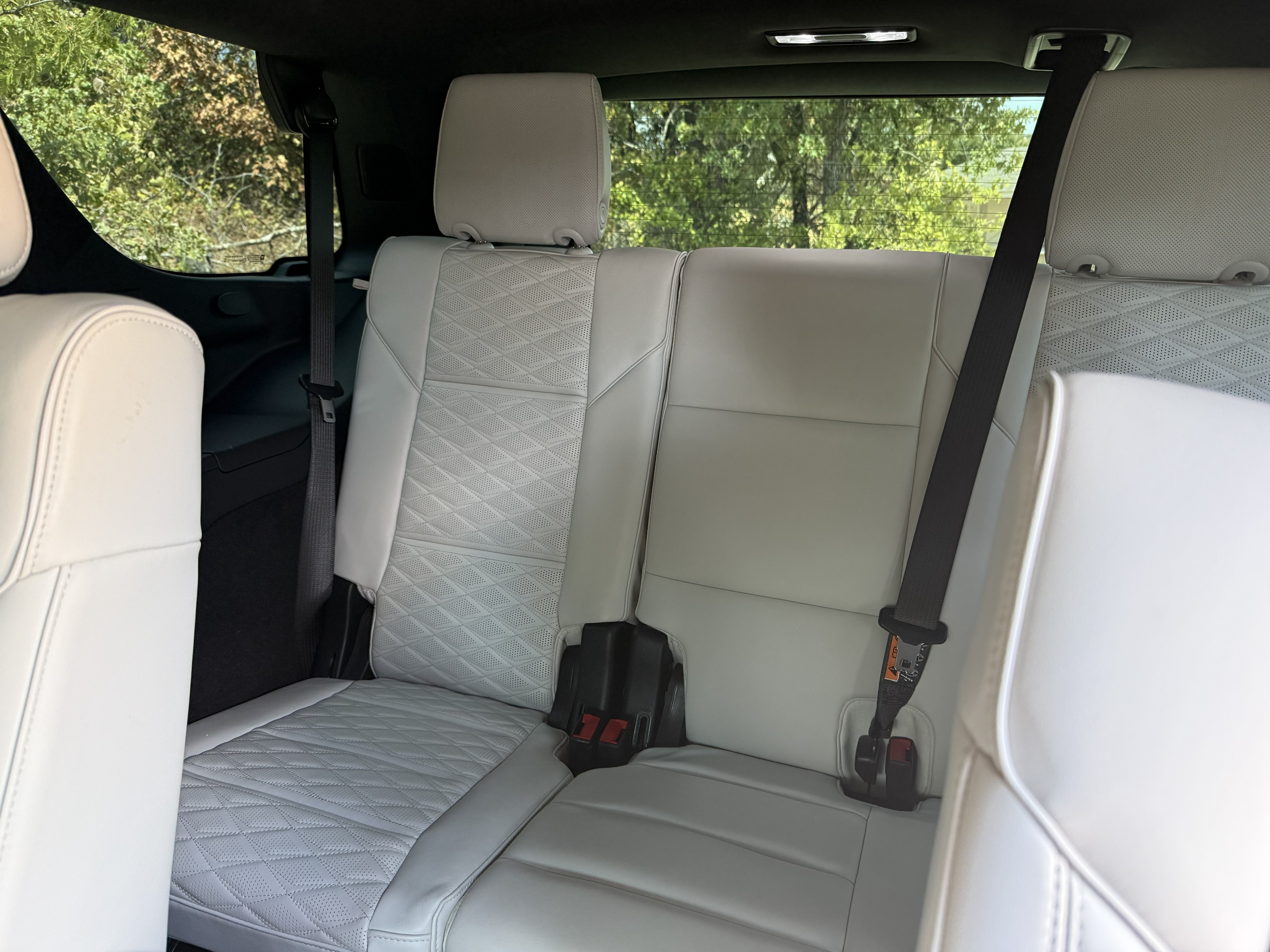 Used 2025 Cadillac Escalade Sport Platinum w/ LPO, ONYX Package AWD/4WD image 14