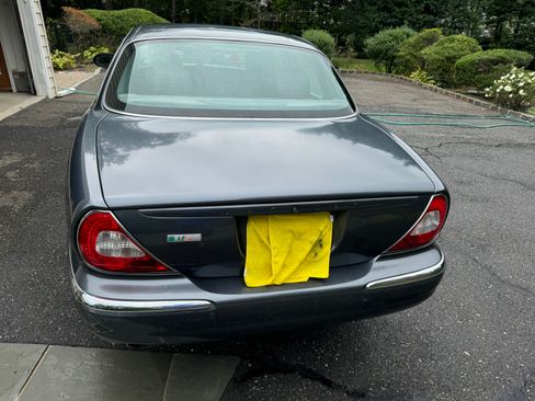 Used 2004 Jaguar XJR image 20