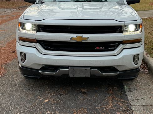 Used 2017 Chevrolet Silverado 1500 LT w/ All Star Edition image 9